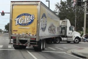 image-what cyclists need to know about trucks